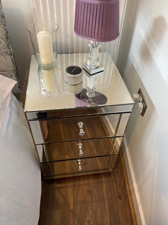 Central Leeds Townhouse With Private Roof Garden Sleeps 4 Eksteriør bilde