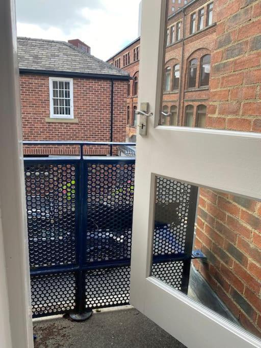 Central Leeds Townhouse With Private Roof Garden Sleeps 4 Eksteriør bilde