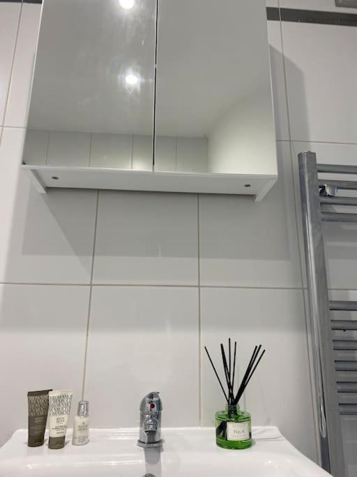 Central Leeds Townhouse With Private Roof Garden Sleeps 4 Eksteriør bilde