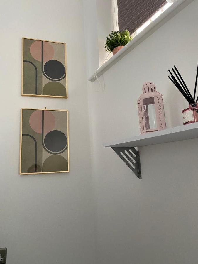 Central Leeds Townhouse With Private Roof Garden Sleeps 4 Eksteriør bilde