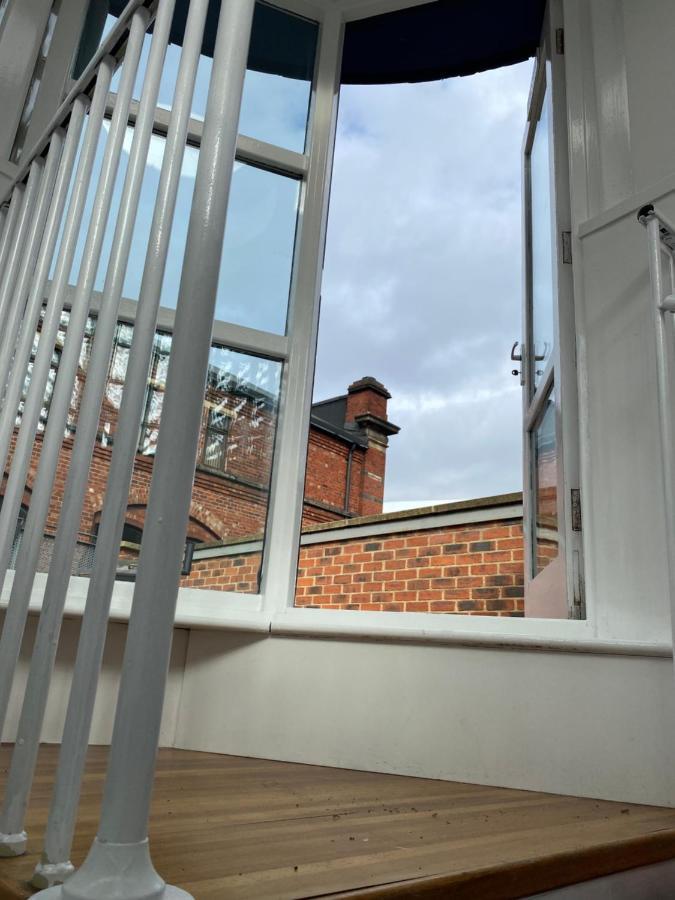 Central Leeds Townhouse With Private Roof Garden Sleeps 4 Eksteriør bilde